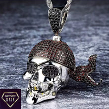 Load image into Gallery viewer, Pirate Skull Pendant
