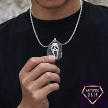 Load image into Gallery viewer, Hooded Screaming Ghostface Pendant
